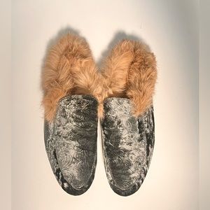 Stylish Velvet Slipper with Real Fur